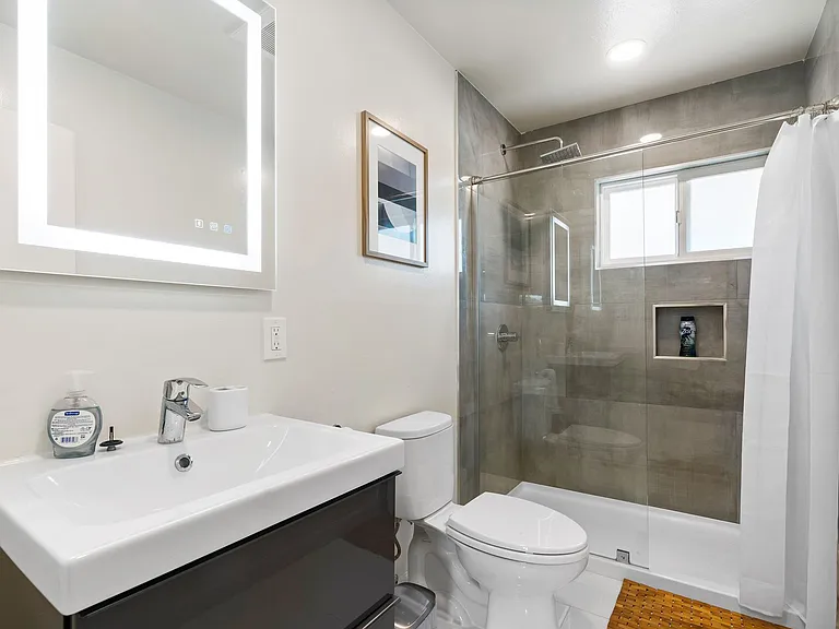 Dunster Dr Apartments, Five Minute Walk to Downtown Campbell — Photo 27