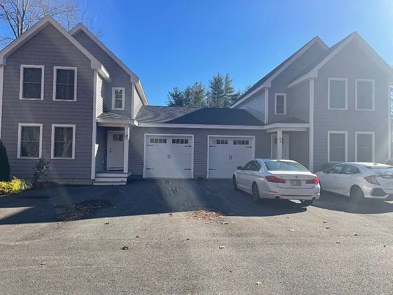 28 Campbell Dr #B — Photo 1