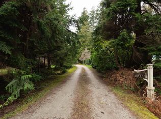 1479 Park Ave, Sunshine Coast, BC V0N 2W2