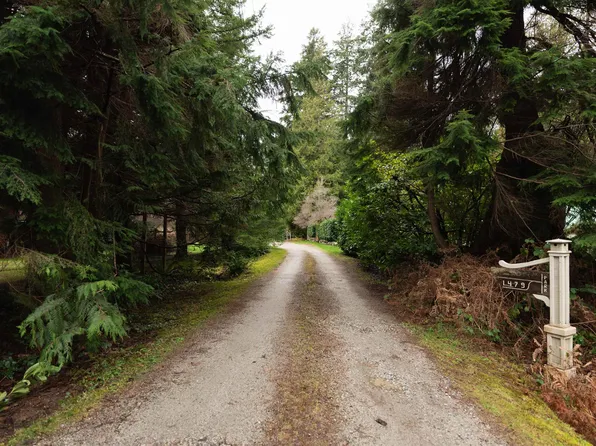 1479 Park Ave, Sunshine Coast, BC V0N 2W2