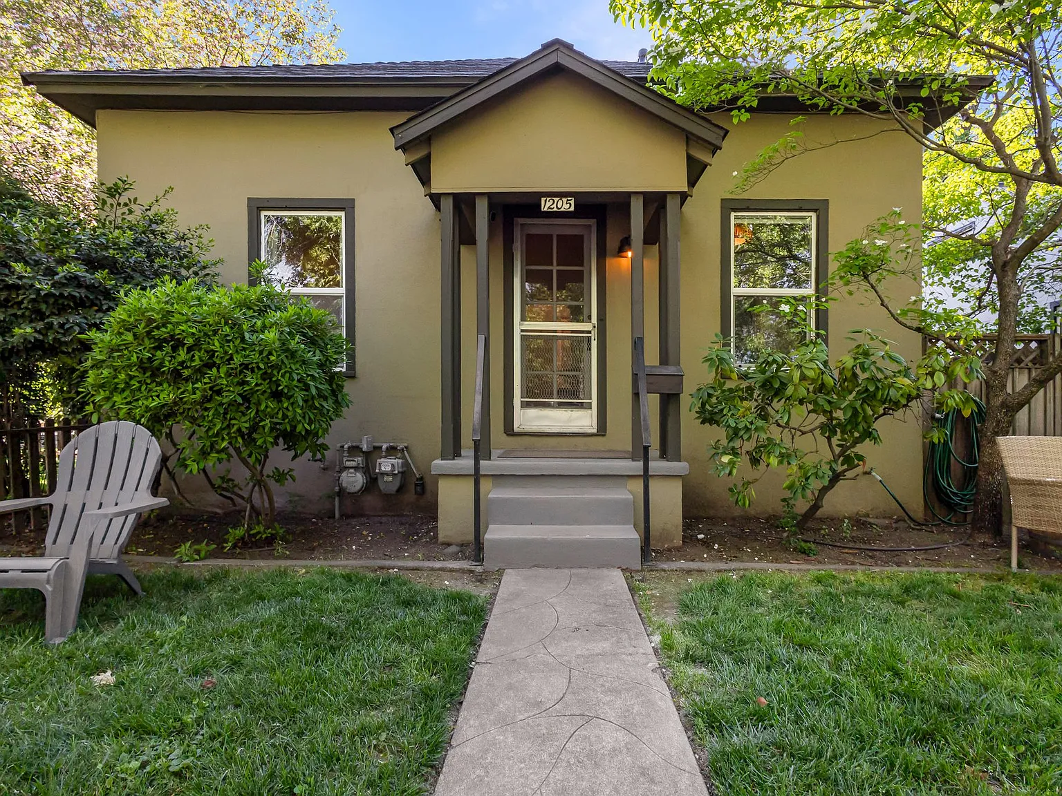 1205 Laburnum Ave — Photo 2