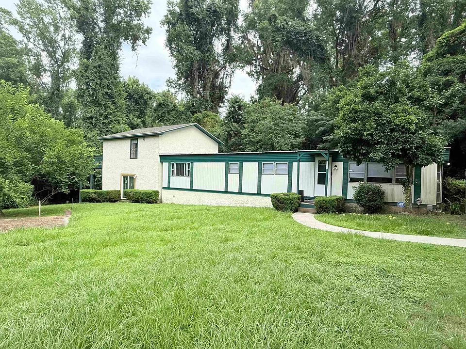 2596 Eddie Rd