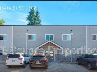 225 164th St SE #102, Bothell, WA 98012