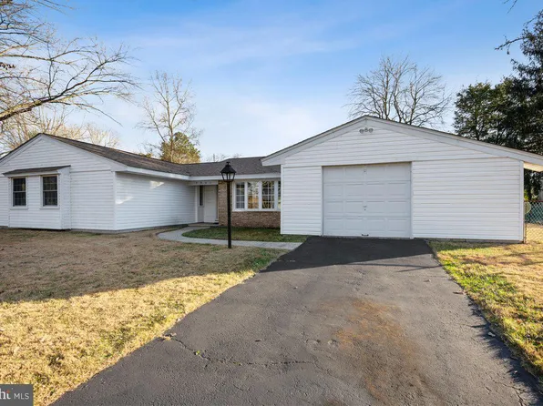 3301 Pinefield Ln, Waldorf, MD 20601