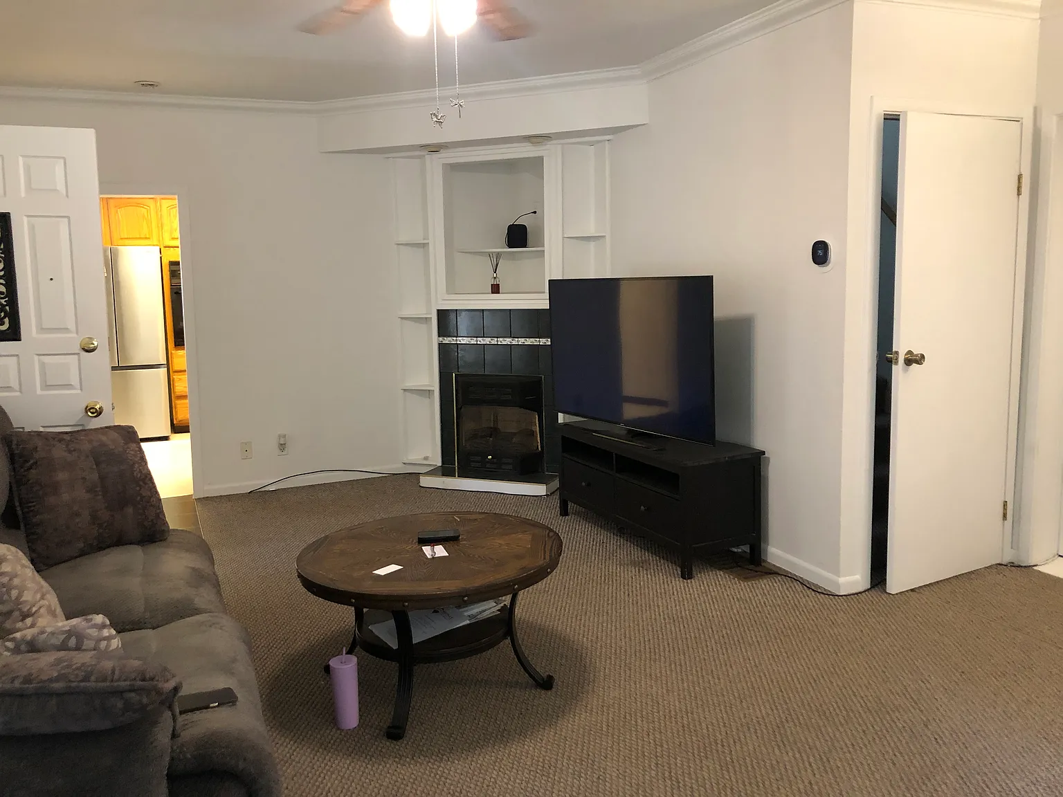 4 bed, 2224 sqft, $2,500 — Photo 2
