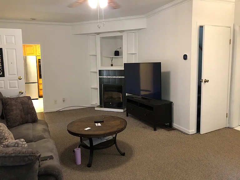 308 NW Webb St — Photo 2