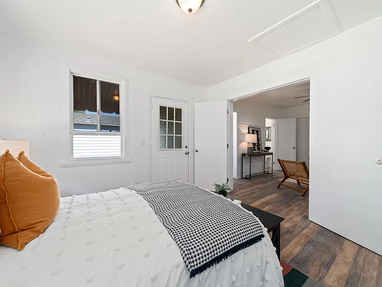 4110 E Vermont St #1/2 — Photo 9