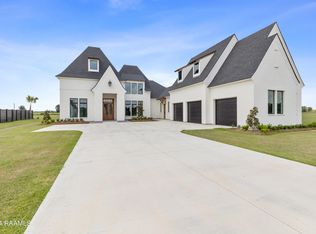 207 Cypress Bend Rd, Scott, LA 70583