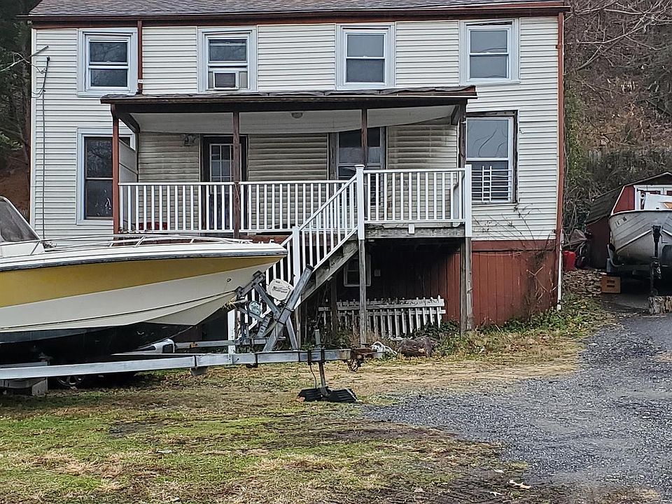 2nd image of 405 Lenni Rd