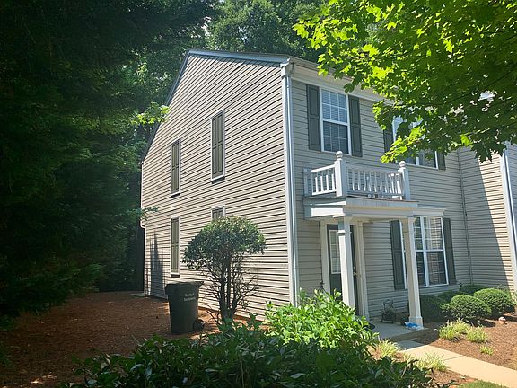 Side view of this wonderful corner condo.