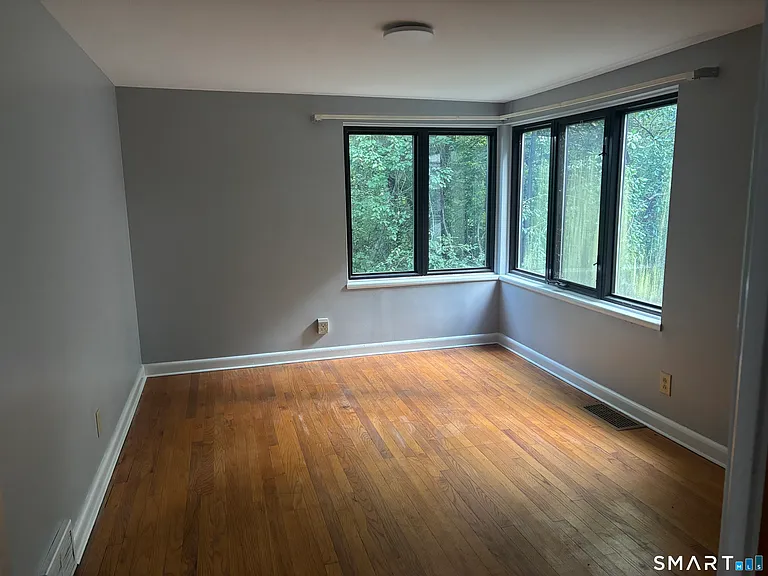 136 Forest Rd — Photo 6