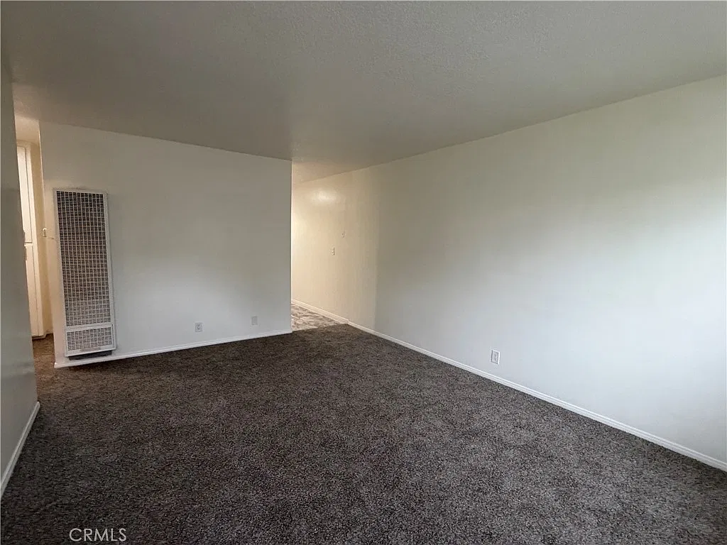 2 bed, 775 sqft, $2,300 — Photo 4