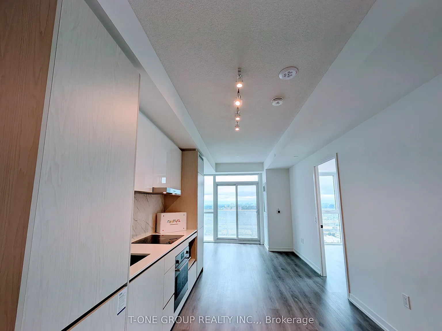 2 bed, $2,600 — Photo 1