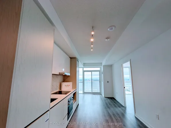 28 Interchange Way, Vaughan, ON