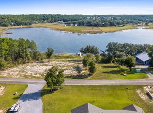 1 Pine Ridge Dr, Chipley, FL 32428