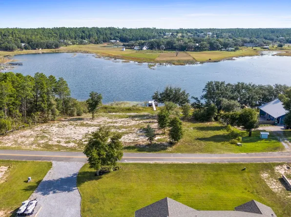 1 Pine Ridge Dr, Chipley, FL 32428