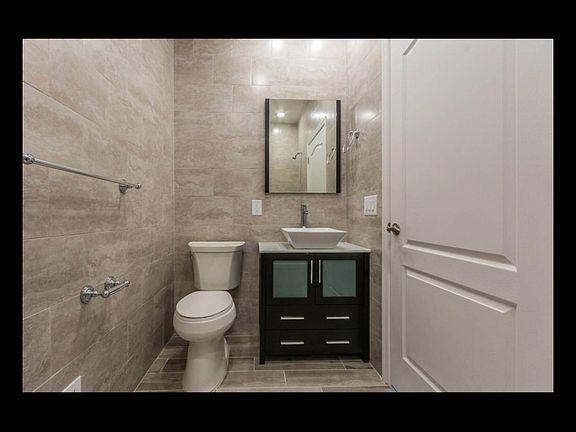 5th image of 81 Carlton Ave
