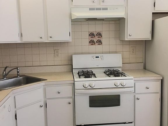 4th image of 351 McDowell Dr