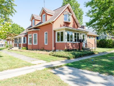 201 Sycamore St E, Three Oaks, MI, 49128