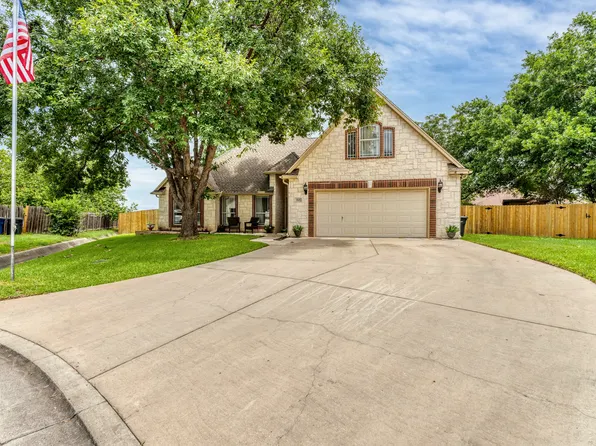825 Crown Circle, New Braunfels, TX 78130