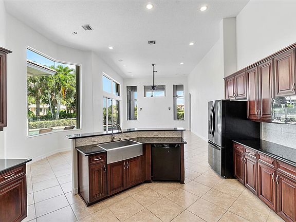3rd image of 12465 NW 76th Street