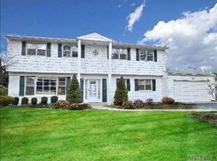 70 Chestnut Rd, Manhasset, NY 11030