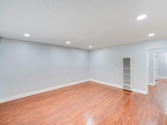 3rd image of 208 E Chevy Chase Dr APT 10