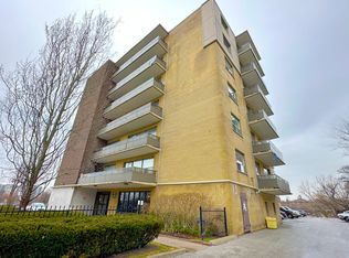 42 Gulliver Rd, Toronto, ON M6M2N1