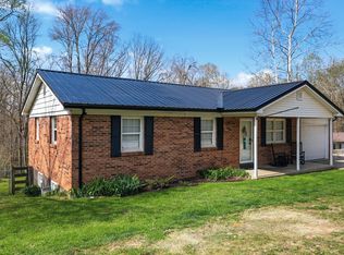 2245 Dug Hill Rd, Irvine, KY 40336