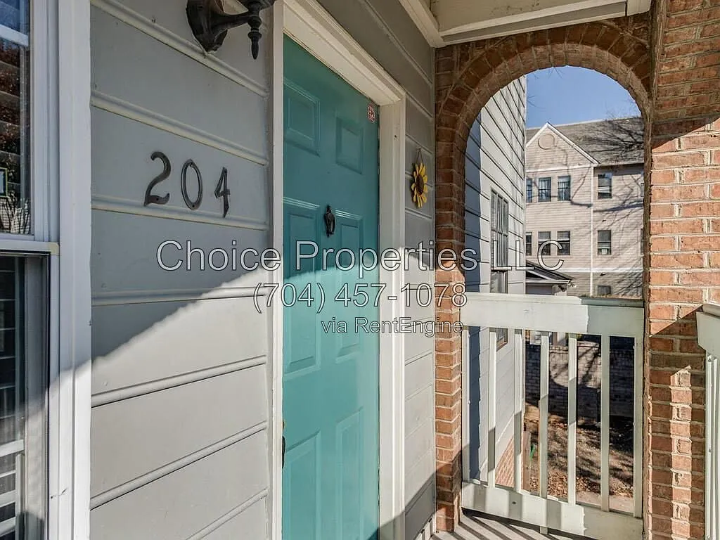 1 bed, 1.0 bath, 650 sqft, $1,649 — Photo 2