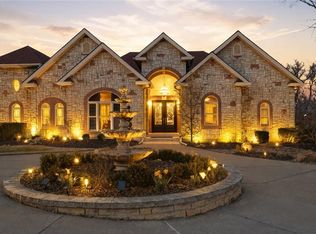 8855 Monticello Rd, Lenexa, KS 66227