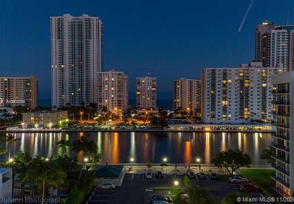 2nd image of 800 Parkview Dr APT 224