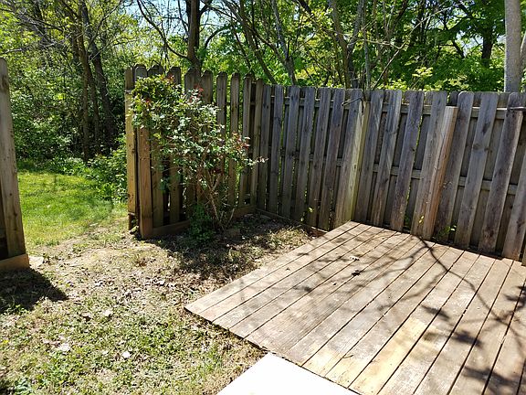 3rd image of 1883 Elmhurst Way