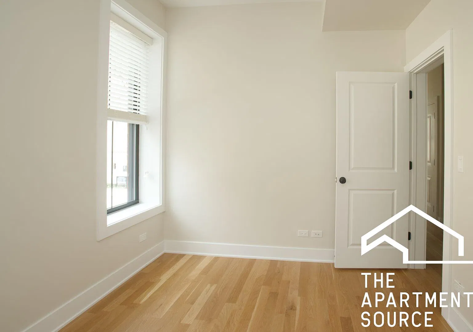 2258 North Southport Avenue #2 — Photo 3