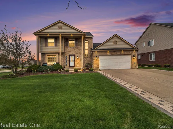 4666 Cherry Blossom Dr, Ypsilanti, MI 48197