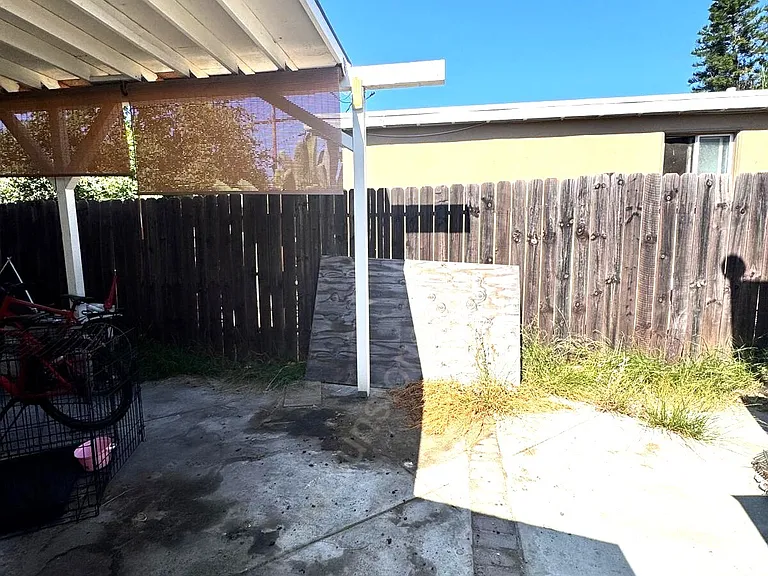 704 W Foothill Blvd — Photo 13