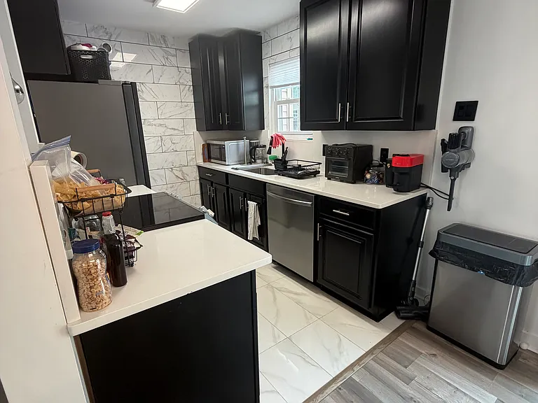 2376 Hunters Square Ct — Photo 12