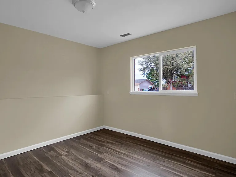 1197 Applewood Dr — Photo 13