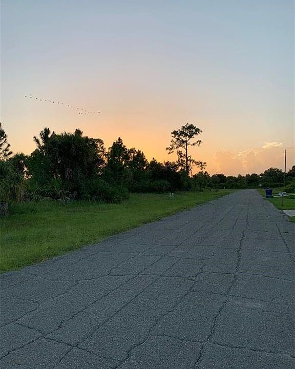 2nd image of 5016 Gramercy Rd
