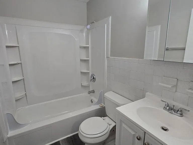570 Erlanger Rd — Photo 2
