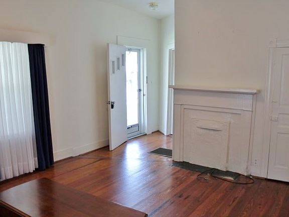 3rd image of 111 Carrington St