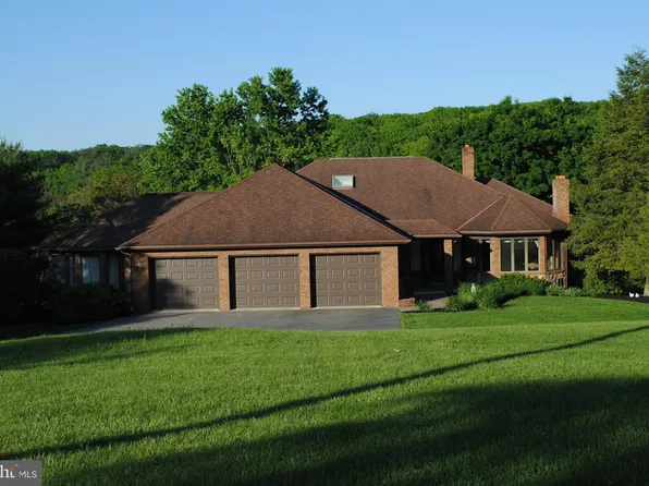 2821 Vireo Rd, York, PA 17403