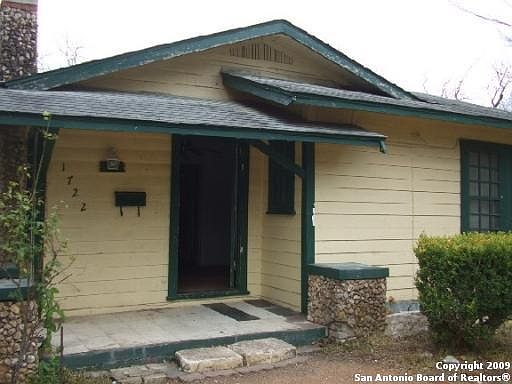 1st image of 1722 N CENTER