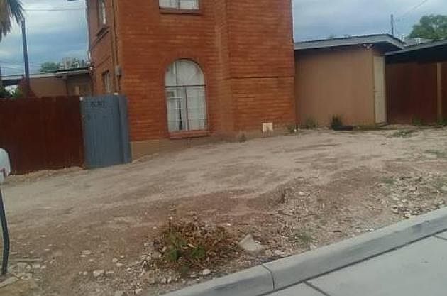 2nd image of 1923 N Park Ave