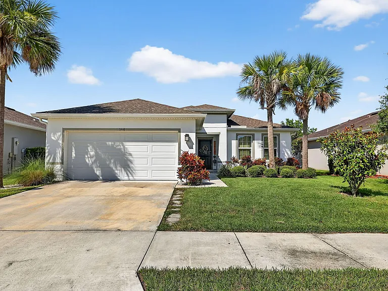 3518 Carriage Pointe Cir — Photo 2