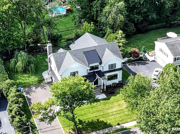 515 Hobart Road, Paramus, NJ 07652