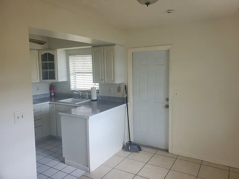 2097 Jessamine Ct — Photo 7
