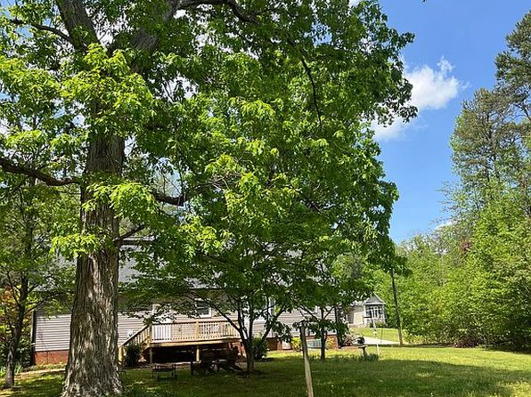 133 Solar Dr, Hudson, NC 28638