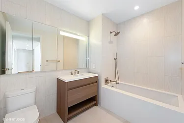 Rented by R New York