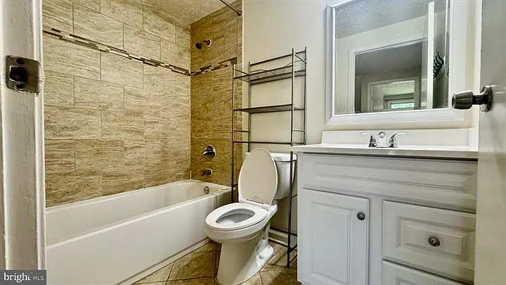 5726 Oak Fern Ct — Photo 14